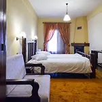 Archontiko Velousi Konukevi